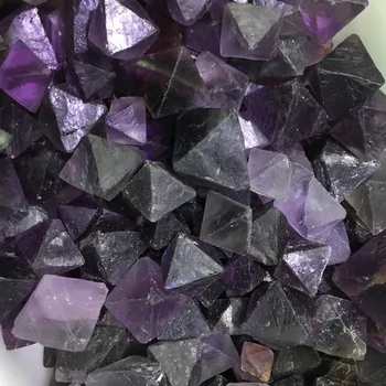 200g Natūralus akmuo deep purple fluorito octahedron apdaila