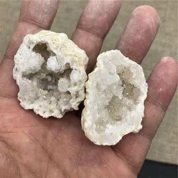Natūralus agatas geode kristalų skylę Mineralinių pavyzdys yra švarus kristalų grupių labai gražių mažų akmenų ir crystals2pc