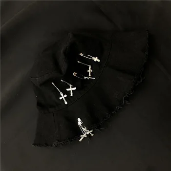 InsGoth Harajuku Punk Juodosios Skrybėlės Black Cross Metalo Pakabukas Kibirai Skrybėlės Moterims Atsitiktinis Gotikos Streetwear Mados Derliaus Kepurės