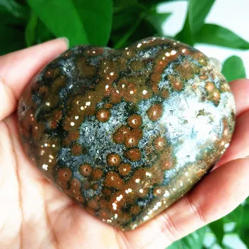 Natūralus jūros jaspio akmens, jūros perlas širdies krištolo akmens mineralinė pavyzdys kristalų ston