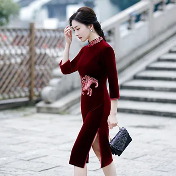 Tradicinis Kinų Moterų Veliūras Cheongsam Derliaus Siuvinėjimo Suknelė Klasikinis Mandarinų Apykaklės Qipao Elegantiškas Pusę Rankovės Vestidos