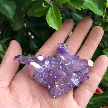 Retas violetinės liepsnos žiedas kvarco kristalo klasterio pavyzdys